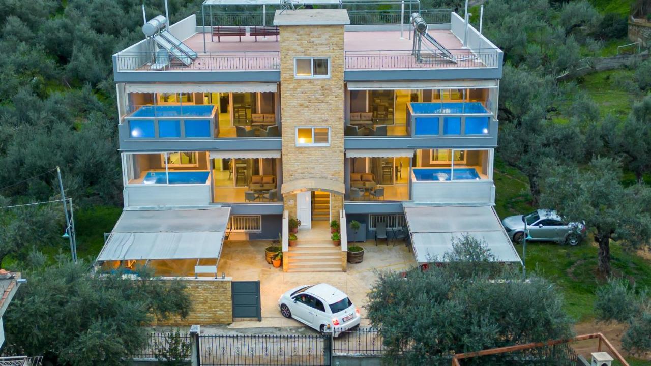 Grand Suites With Private Pools Kalamata Luaran gambar