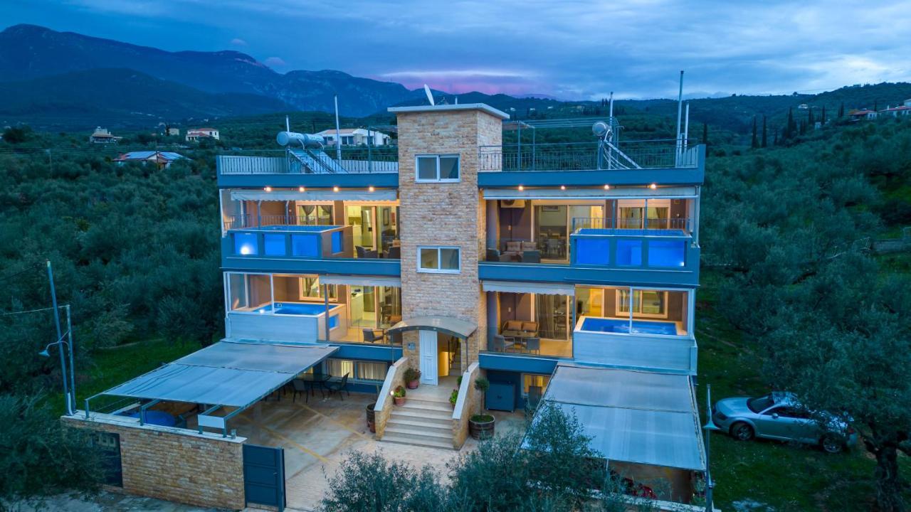 Grand Suites With Private Pools Kalamata Luaran gambar
