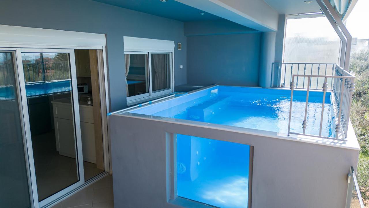 Grand Suites With Private Pools Kalamata Luaran gambar