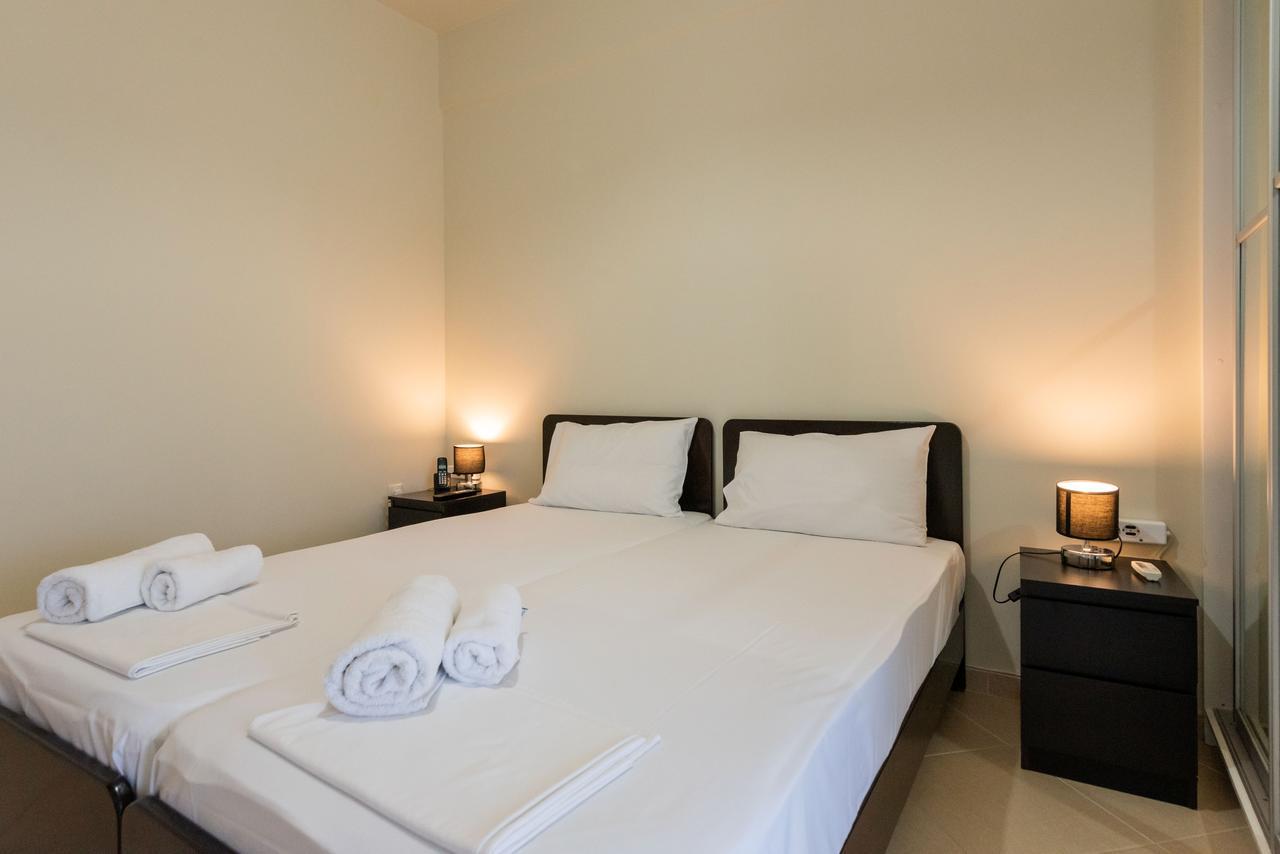 Grand Suites With Private Pools Kalamata Luaran gambar