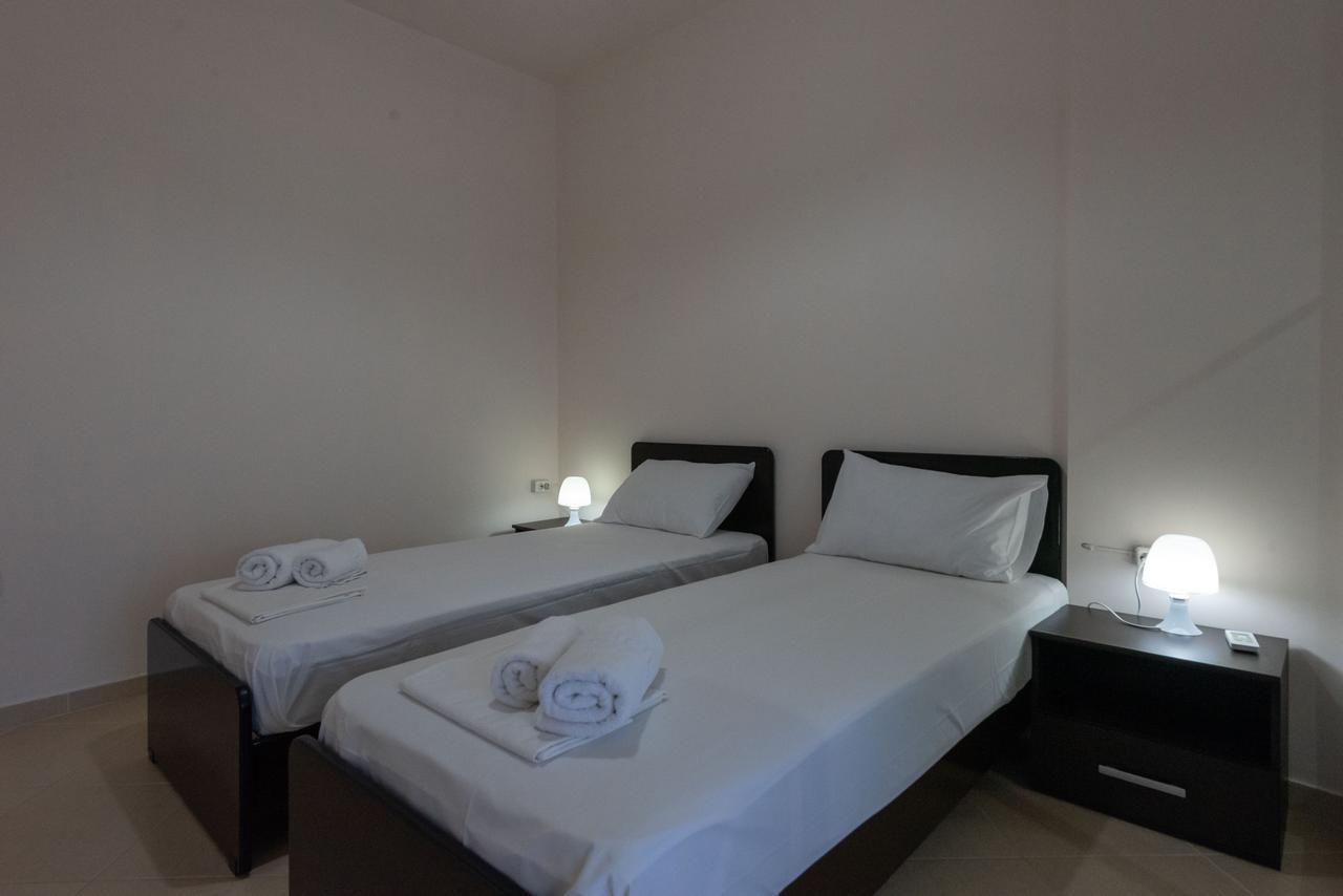Grand Suites With Private Pools Kalamata Luaran gambar