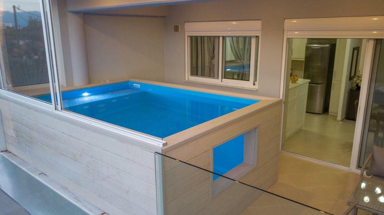 Grand Suites With Private Pools Kalamata Luaran gambar