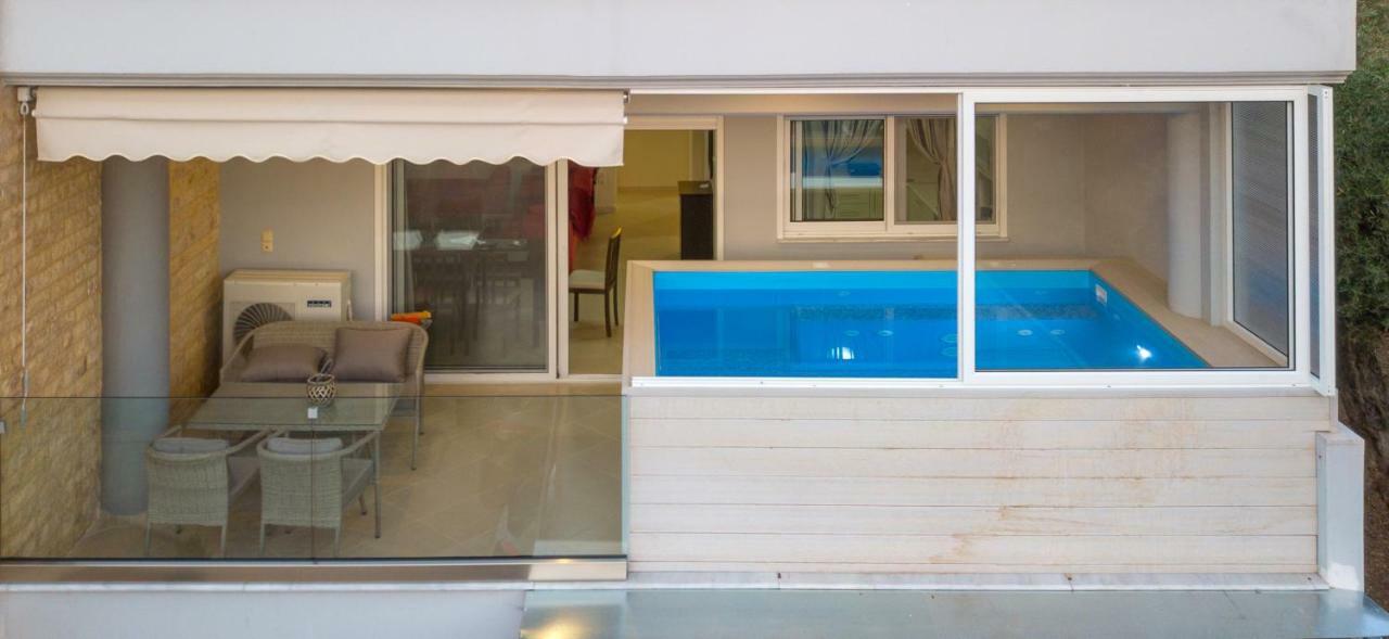 Grand Suites With Private Pools Kalamata Luaran gambar