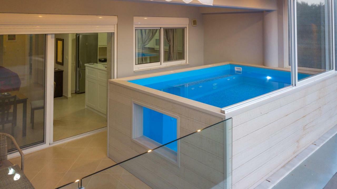 Grand Suites With Private Pools Kalamata Luaran gambar