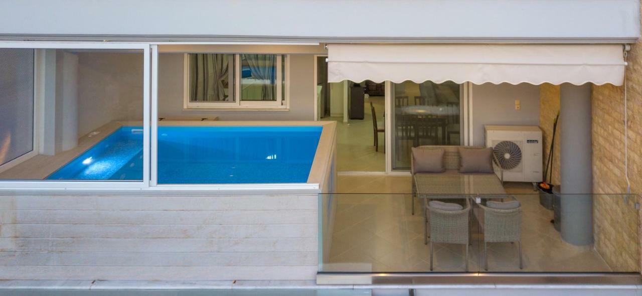 Grand Suites With Private Pools Kalamata Luaran gambar