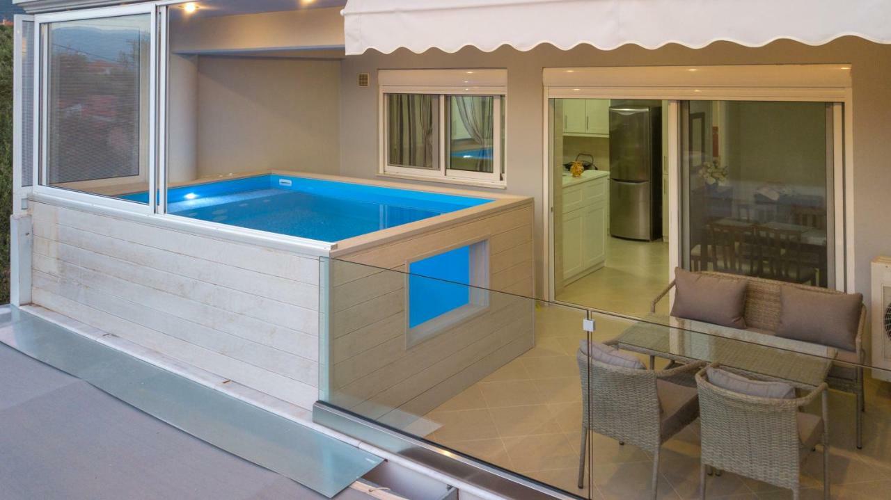 Grand Suites With Private Pools Kalamata Luaran gambar