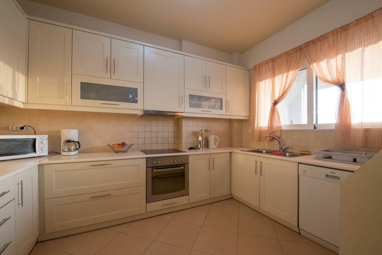 Grand Suites With Private Pools Kalamata Luaran gambar