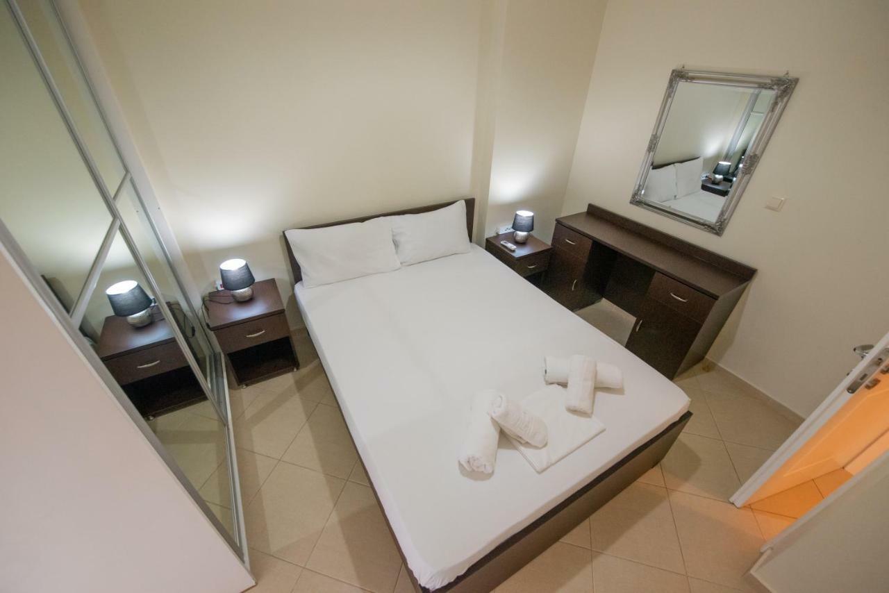 Grand Suites With Private Pools Kalamata Luaran gambar